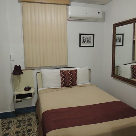 Hotel Colonial มายาเกซ ภายนอก รูปภาพ