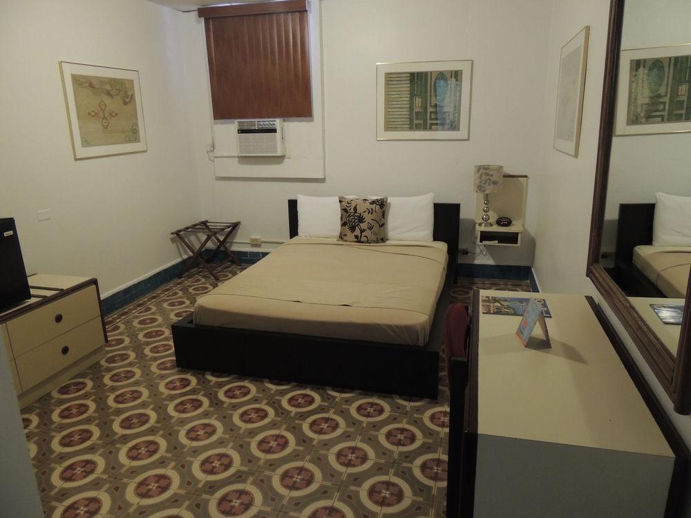 Hotel Colonial มายาเกซ ภายนอก รูปภาพ
