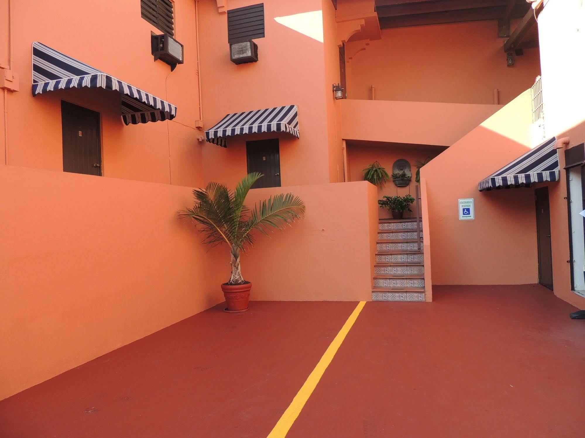 Hotel Colonial มายาเกซ ภายนอก รูปภาพ